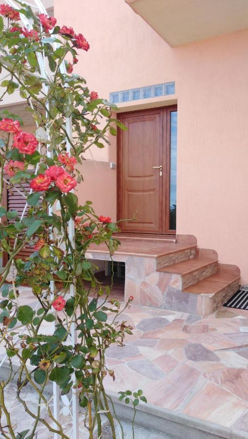 Bed and Breakfast The Roses Garden Ла-Маддалена Экстерьер фото
